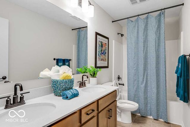 8723 Hollander Drive, Camby, IN 46113