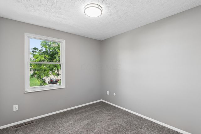1300 Laurel Green Place, Galloway, OH 43119