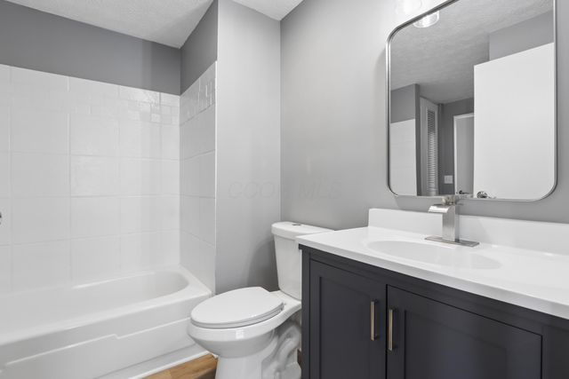1300 Laurel Green Place, Galloway, OH 43119