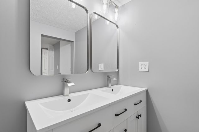 1300 Laurel Green Place, Galloway, OH 43119