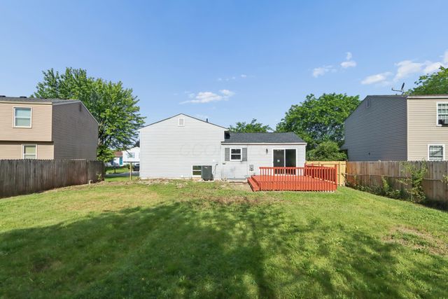 1300 Laurel Green Place, Galloway, OH 43119