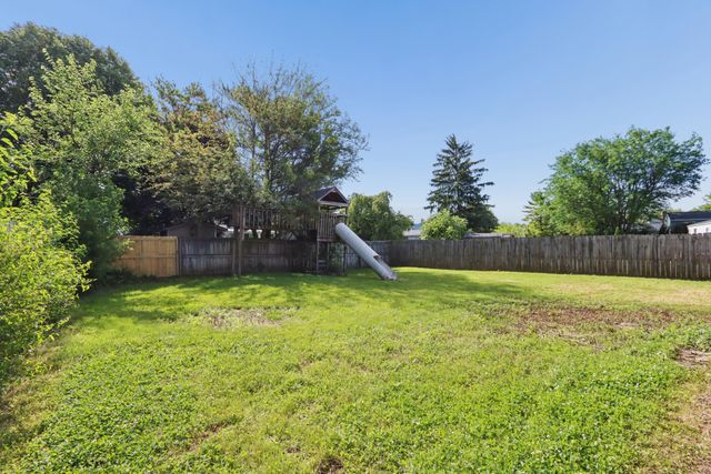 1300 Laurel Green Place, Galloway, OH 43119