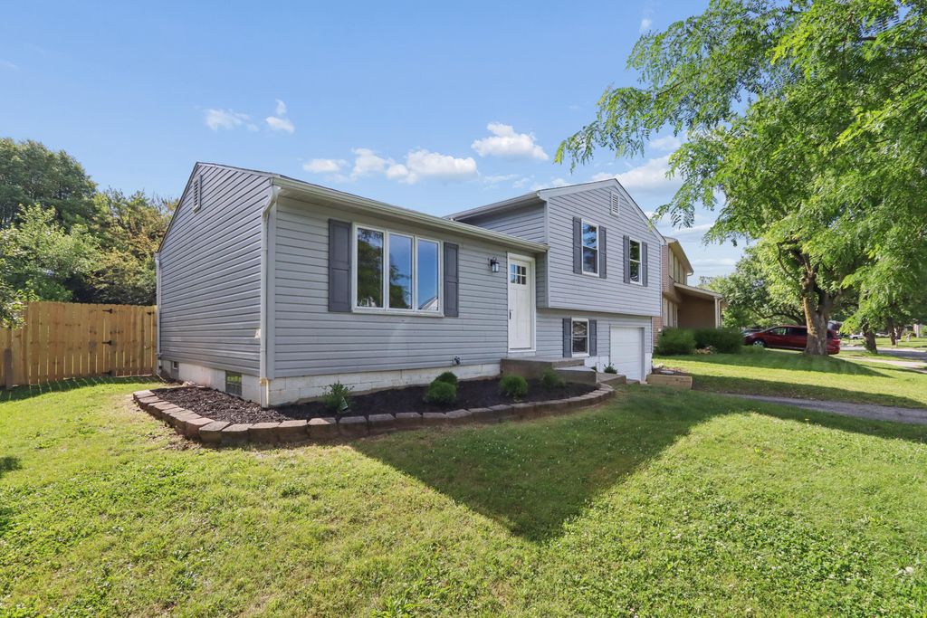 1300 Laurel Green Place, Galloway, OH 43119