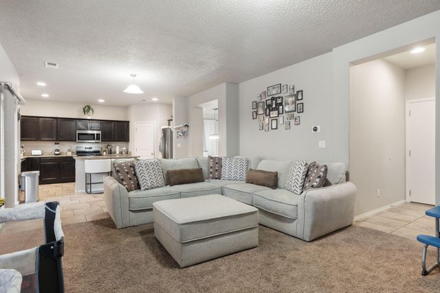 2301 Del Timbre Lane SW, Albuquerque, NM 87121