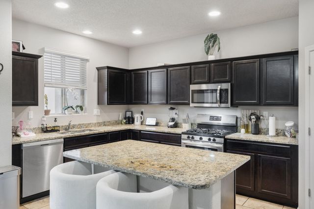 2301 Del Timbre Lane SW, Albuquerque, NM 87121