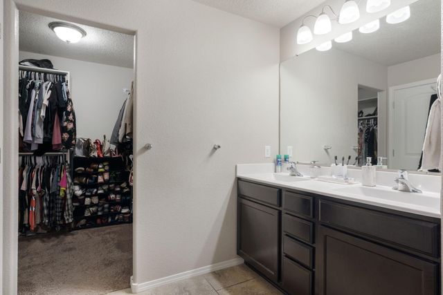 2301 Del Timbre Lane SW, Albuquerque, NM 87121