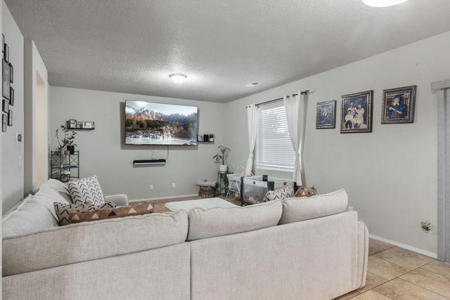 2301 Del Timbre Lane SW, Albuquerque, NM 87121