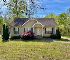 2099 Ferry Rd, Clarksville, TN 37040