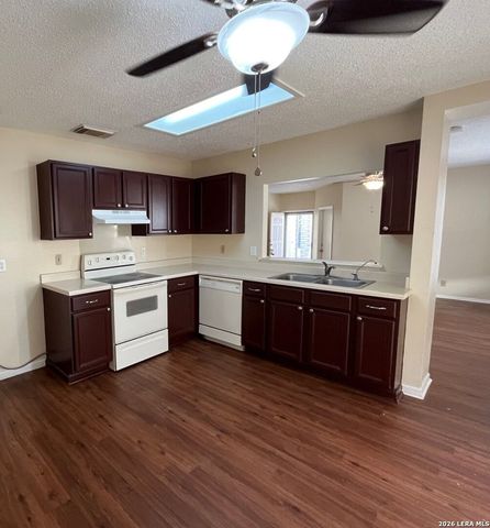 7319 HUNTSMAN RUN DR, San Antonio, TX 78249