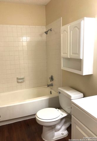 7319 HUNTSMAN RUN DR, San Antonio, TX 78249