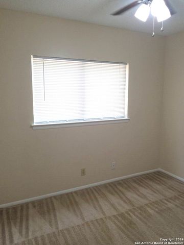 7319 HUNTSMAN RUN DR, San Antonio, TX 78249