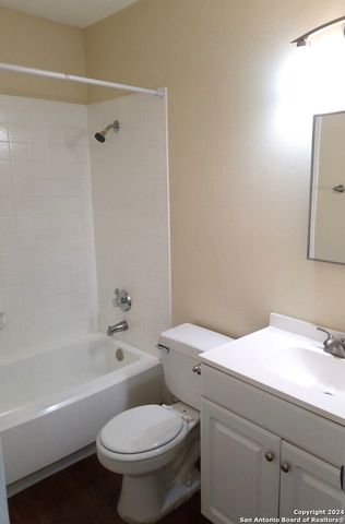 7319 HUNTSMAN RUN DR, San Antonio, TX 78249