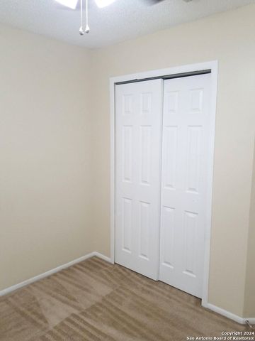 7319 HUNTSMAN RUN DR, San Antonio, TX 78249