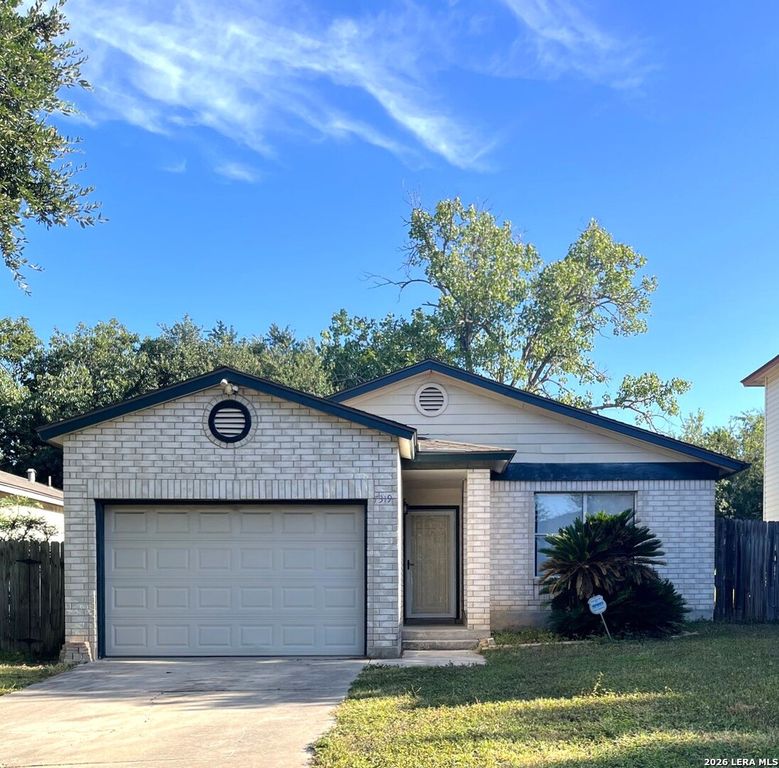 7319 HUNTSMAN RUN DR, San Antonio, TX 78249
