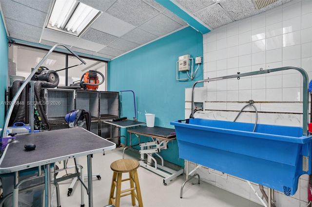 Dog Grooming Shop for Sale in Miami, Miami, FL 33173