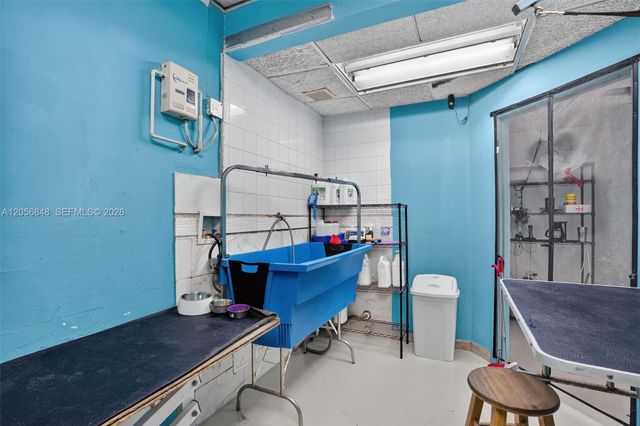 Dog Grooming Shop for Sale in Miami, Miami, FL 33173