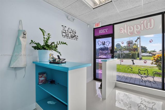 Dog Grooming Shop for Sale in Miami, Miami, FL 33173