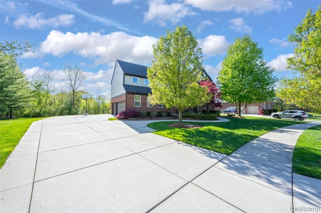 61036 Winterberry Drive, Washington, MI 48094