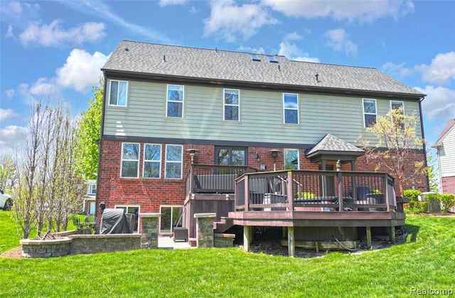 61036 Winterberry Drive, Washington, MI 48094