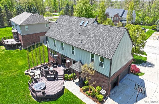 61036 Winterberry Drive, Washington, MI 48094