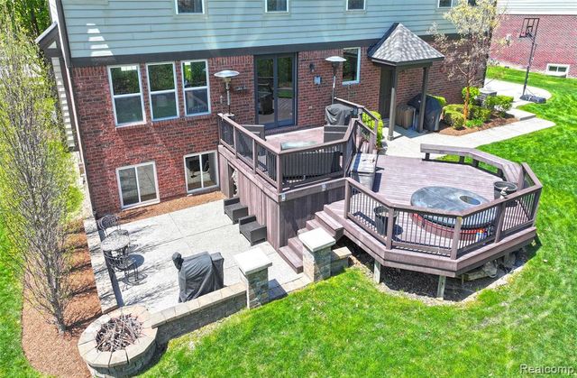 61036 Winterberry Drive, Washington, MI 48094