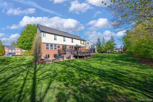 61036 Winterberry Drive, Washington, MI 48094