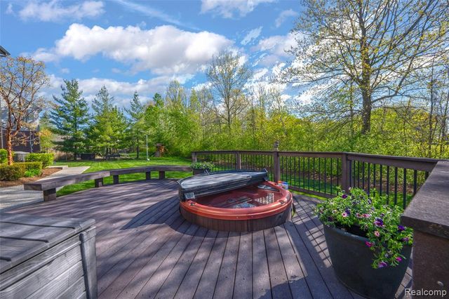 61036 Winterberry Drive, Washington, MI 48094