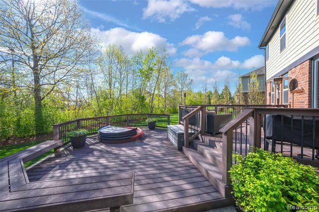 61036 Winterberry Drive, Washington, MI 48094