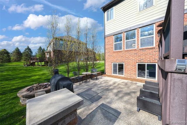 61036 Winterberry Drive, Washington, MI 48094