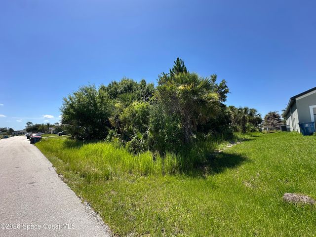 462 Hamy Street SW, Palm Bay, FL 32908