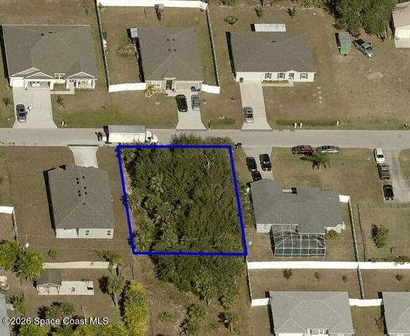 462 Hamy Street SW, Palm Bay, FL 32908