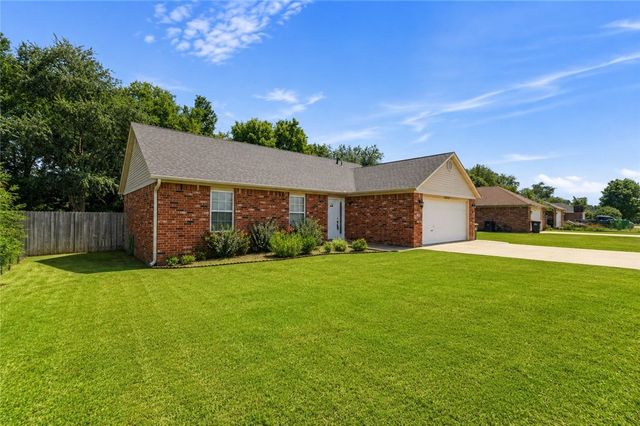 20676 Highland Drive, Springdale, AR 72764