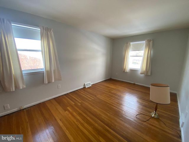 9 TRAVERSE DR, Plymouth Meeting, PA 19462