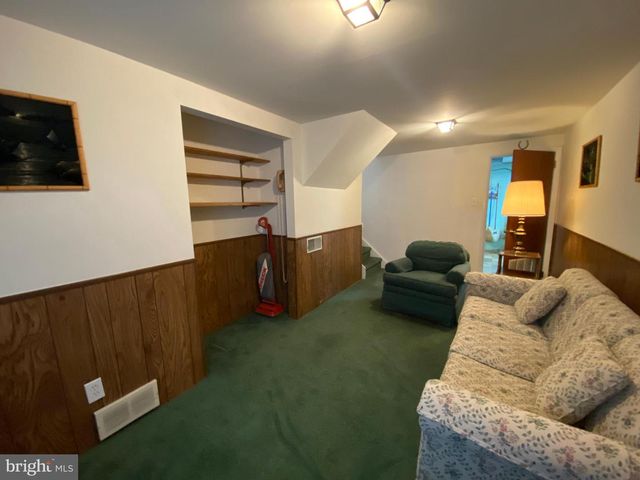 9 TRAVERSE DR, Plymouth Meeting, PA 19462