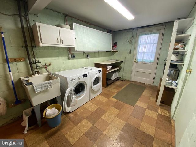 9 TRAVERSE DR, Plymouth Meeting, PA 19462