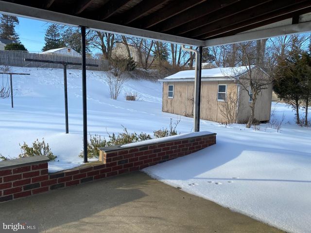 9 TRAVERSE DR, Plymouth Meeting, PA 19462