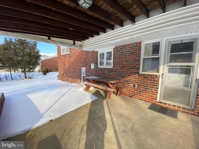 9 TRAVERSE DR, Plymouth Meeting, PA 19462