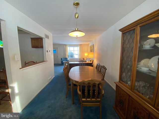 9 TRAVERSE DR, Plymouth Meeting, PA 19462