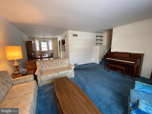 9 TRAVERSE DR, Plymouth Meeting, PA 19462