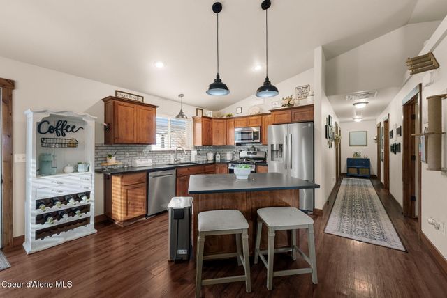 3801 N Maxfli LN, Post Falls, ID 83854