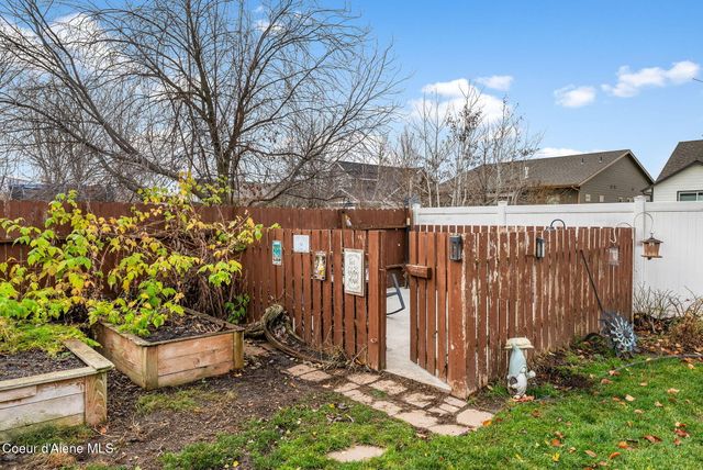 3801 N Maxfli LN, Post Falls, ID 83854