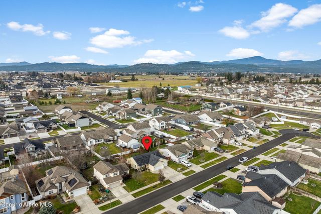 3801 N Maxfli LN, Post Falls, ID 83854