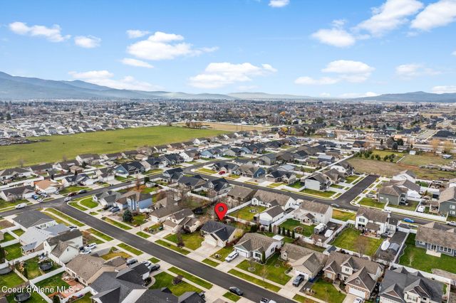 3801 N Maxfli LN, Post Falls, ID 83854