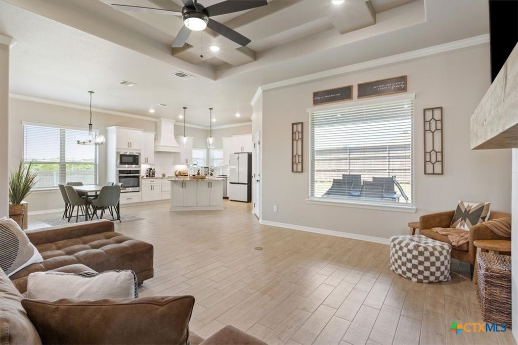 Image 3 of property listing at 5405 Espiritu Santo Drive, Belton, TX 76513