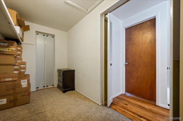 8323 Karam Boulevard 4, Warren, MI 48093