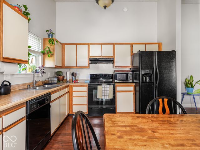 232 Park Place Court, Avon, IN 46123