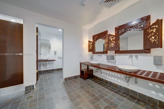 10 SW South River Dr 708, Miami, FL 33130