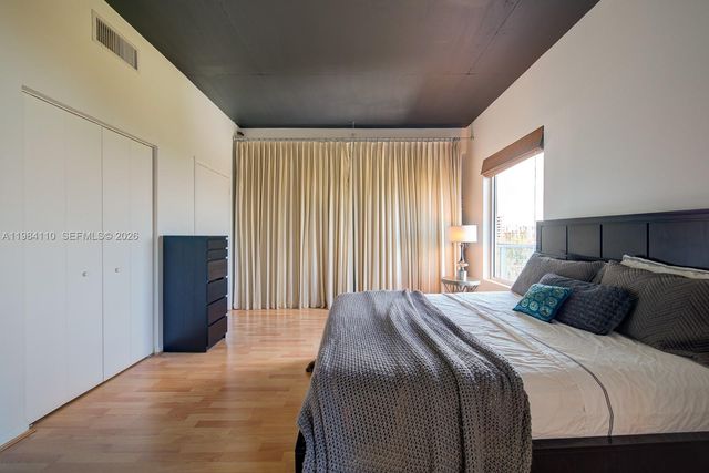 10 SW South River Dr 708, Miami, FL 33130