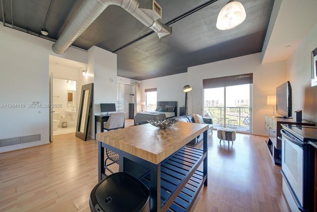 10 SW South River Dr 708, Miami, FL 33130