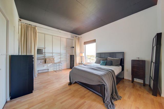 10 SW South River Dr 708, Miami, FL 33130